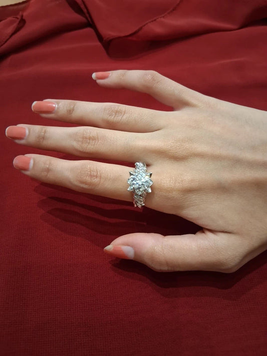 New Woman Silver Plated Ring With Cubic Zirconia Flower and Elegant Design S 8