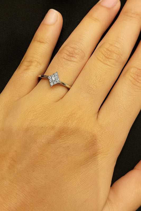 Silver Plated Elegant Silver Clustered Cubic Zirconia Wedding Ring For Women