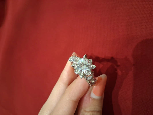 New Woman Silver Plated Ring With Cubic Zirconia Flower and Elegant Design S 8